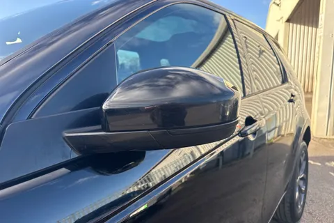 DU68YWR Land Rover Discovery Sport 2.0 TD4 Landmark Auto 4WD Euro 6 (s/s) 5dr Thumbnail #32