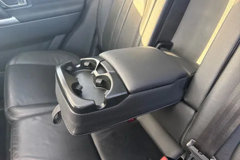 DU68YWR Land Rover Discovery Sport 2.0 TD4 Landmark Auto 4WD Euro 6 (s/s) 5dr Thumbnail #37