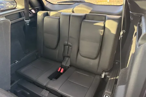 DU68YWR Land Rover Discovery Sport 2.0 TD4 Landmark Auto 4WD Euro 6 (s/s) 5dr Thumbnail #38