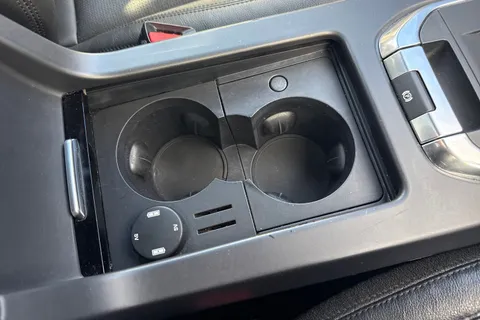 DU68YWR Land Rover Discovery Sport 2.0 TD4 Landmark Auto 4WD Euro 6 (s/s) 5dr Thumbnail #40