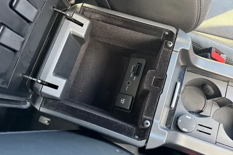 DU68YWR Land Rover Discovery Sport 2.0 TD4 Landmark Auto 4WD Euro 6 (s/s) 5dr Thumbnail #41