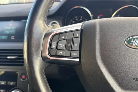 DU68YWR Land Rover Discovery Sport 2.0 TD4 Landmark Auto 4WD Euro 6 (s/s) 5dr Thumbnail #44