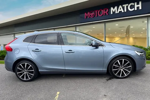 KV69OCB Volvo V40 1.5 T3 Inscription Edition Auto Euro 6 (s/s) 5dr Thumbnail #4