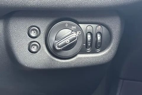 30 of 52 for MINI CLUBMAN 1.5 Cooper Sport 6dr