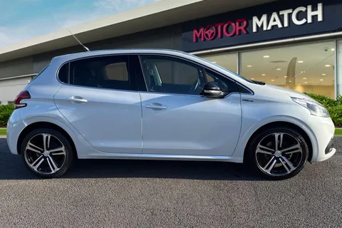 DA67BGV PEUGEOT 208 1.2 PureTech GT Line Euro 6 (s/s) 5dr Thumbnail #4