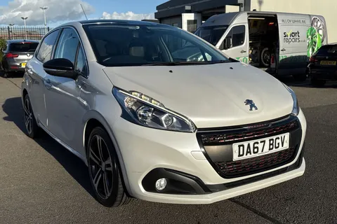 DA67BGV PEUGEOT 208 1.2 PureTech GT Line Euro 6 (s/s) 5dr Thumbnail #9