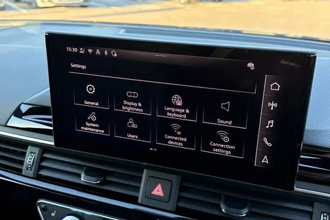 KN74RHK Audi A4 Avant Avant Black Edition 35 TDI  163 PS S tronic Thumbnail #48