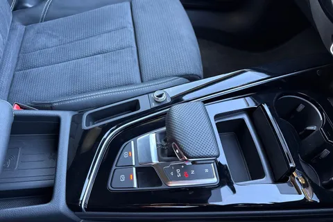 KN74RHK Audi A4 Avant Avant Black Edition 35 TDI  163 PS S tronic Thumbnail #57