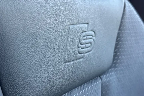 KN74RHK Audi A4 Avant Avant Black Edition 35 TDI  163 PS S tronic Thumbnail #60