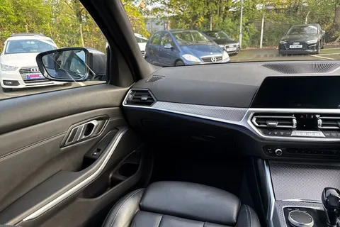 YC21GCU BMW 3 Series 2.0 320i M Sport Auto Euro 6 (s/s) 4dr Thumbnail #16