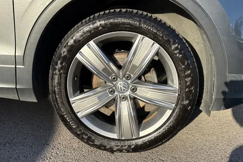 MD66VOJ Volkswagen Tiguan 2.0 TDI BlueMotion Tech SEL 4Motion Euro 6 (s/s) 5dr Thumbnail #11