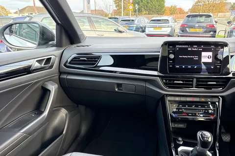  Volkswagen T-Roc 1.0 TSI Style Design Euro 6 (s/s) 5dr Thumbnail #20