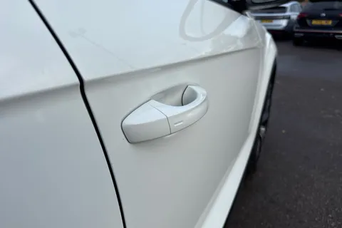  Volkswagen T-Roc 1.0 TSI Style Design Euro 6 (s/s) 5dr Thumbnail #27