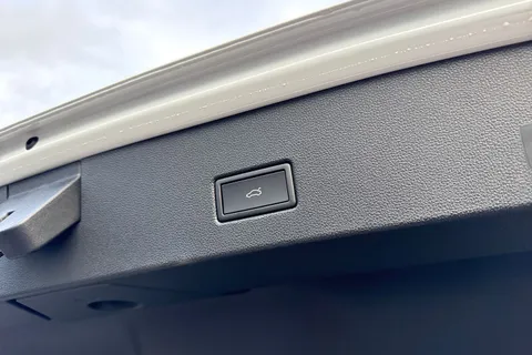  Volkswagen T-Roc 1.0 TSI Style Design Euro 6 (s/s) 5dr Thumbnail #31