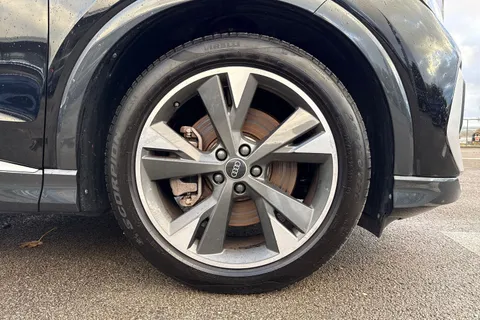 10 of 50 for AUDI Q4 220kW 50 Quattro 82kWh S Line 5dr Auto