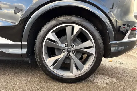 12 of 50 for AUDI Q4 220kW 50 Quattro 82kWh S Line 5dr Auto