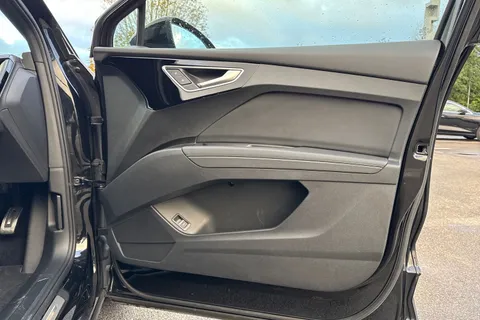 21 of 50 for AUDI Q4 220kW 50 Quattro 82kWh S Line 5dr Auto