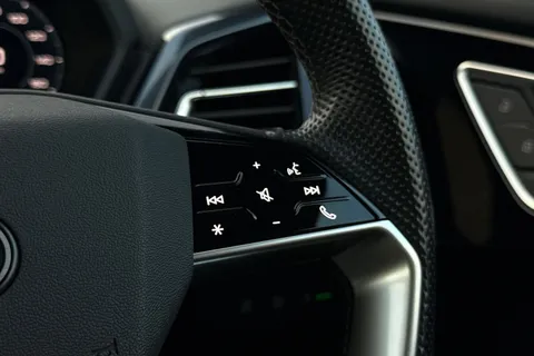 35 of 50 for AUDI Q4 220kW 50 Quattro 82kWh S Line 5dr Auto