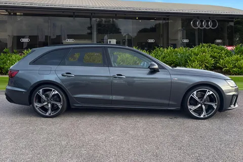 DG73BYN Audi A4 Avant Avant Black Edition 35 TFSI  150 PS S tronic Thumbnail #4