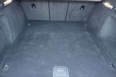 DG73BYN Audi A4 Avant Avant Black Edition 35 TFSI  150 PS S tronic Thumbnail #7