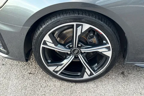 DG73BYN Audi A4 Avant Avant Black Edition 35 TFSI  150 PS S tronic Thumbnail #11