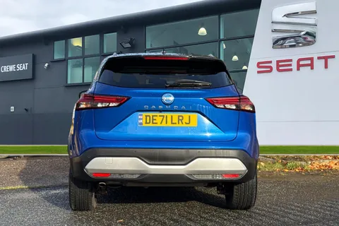 DE71LRJ Nissan Qashqai 1.3 DIG-T MHEV N-Connecta XTRON Euro 6 (s/s) 5dr Thumbnail #5