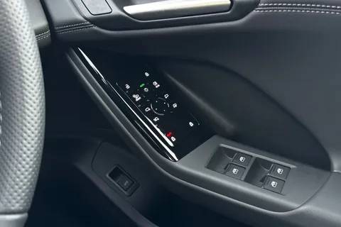  Audi Q6 E-Tron 83kWh S line Auto 5dr Thumbnail #41