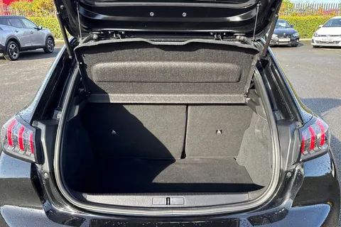 7 of 67 for PEUGEOT 208 100kW GT Premium 50kWh 5dr Auto