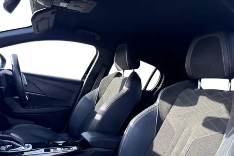 16 of 67 for PEUGEOT 208 100kW GT Premium 50kWh 5dr Auto