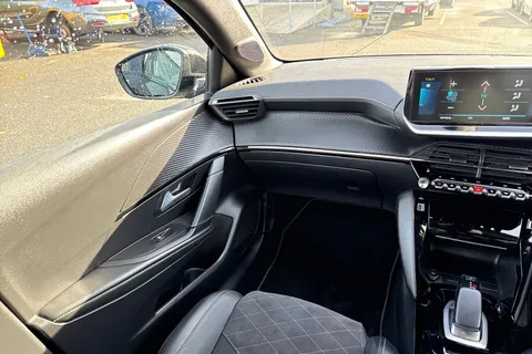 20 of 67 for PEUGEOT 208 100kW GT Premium 50kWh 5dr Auto