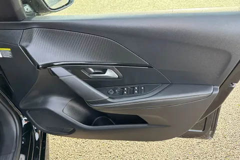 21 of 67 for PEUGEOT 208 100kW GT Premium 50kWh 5dr Auto