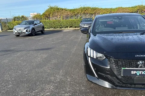 25 of 67 for PEUGEOT 208 100kW GT Premium 50kWh 5dr Auto