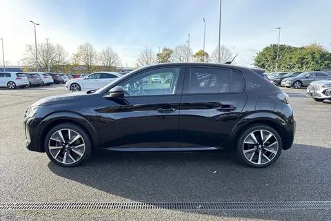 30 of 67 for PEUGEOT 208 100kW GT Premium 50kWh 5dr Auto