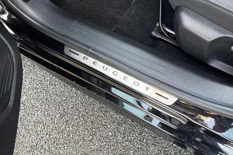 35 of 67 for PEUGEOT 208 100kW GT Premium 50kWh 5dr Auto