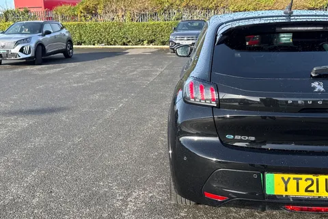 36 of 67 for PEUGEOT 208 100kW GT Premium 50kWh 5dr Auto