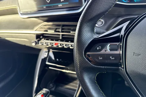 40 of 67 for PEUGEOT 208 100kW GT Premium 50kWh 5dr Auto