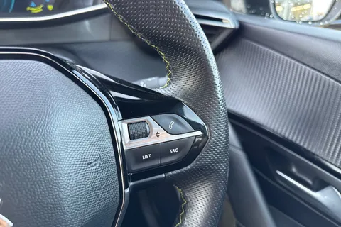 41 of 67 for PEUGEOT 208 100kW GT Premium 50kWh 5dr Auto