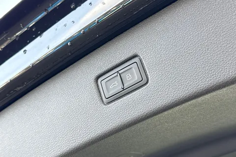  Audi Q7 3.0 TDI V6 45 Black Edition Tiptronic quattro Euro 6 (s/s) 5dr Thumbnail #25