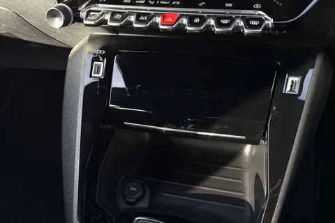 60 of 67 for PEUGEOT 208 100kW GT Premium 50kWh 5dr Auto