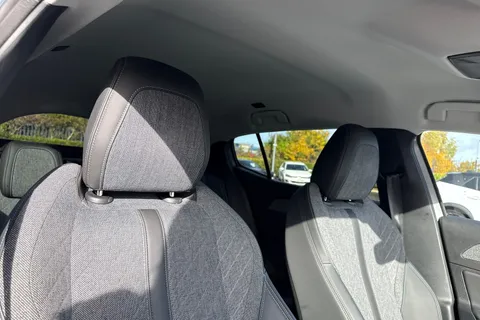 23 of 66 for PEUGEOT 408 1.6 12.4kWh Allure Premium Fastback e-EAT Euro 6 (s/s) 5dr