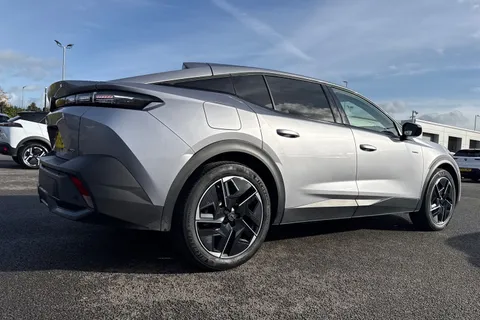 35 of 66 for PEUGEOT 408 1.6 12.4kWh Allure Premium Fastback e-EAT Euro 6 (s/s) 5dr