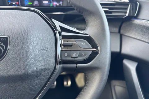 40 of 66 for PEUGEOT 408 1.6 12.4kWh Allure Premium Fastback e-EAT Euro 6 (s/s) 5dr