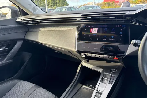 43 of 66 for PEUGEOT 408 1.6 12.4kWh Allure Premium Fastback e-EAT Euro 6 (s/s) 5dr