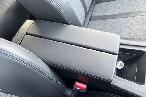 59 of 66 for PEUGEOT 408 1.6 12.4kWh Allure Premium Fastback e-EAT Euro 6 (s/s) 5dr