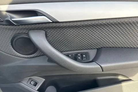 21 of 51 for BMW X1 sDrive 18i SE 5dr