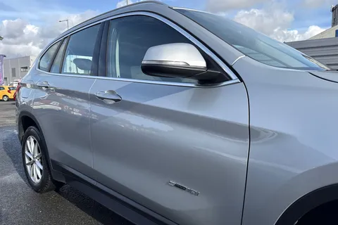 27 of 51 for BMW X1 sDrive 18i SE 5dr