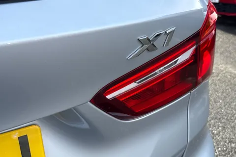 28 of 51 for BMW X1 sDrive 18i SE 5dr