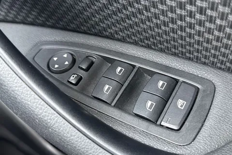 42 of 51 for BMW X1 sDrive 18i SE 5dr