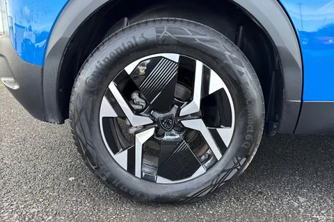 10 of 65 for PEUGEOT e-2008 50kWh Allure Auto 5dr (7kW Charger)