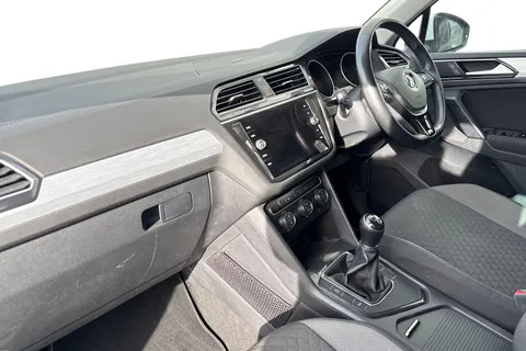 15 of 64 for Volkswagen Tiguan 1.4 TSI SE Navigation Euro 6 (s/s) 5dr